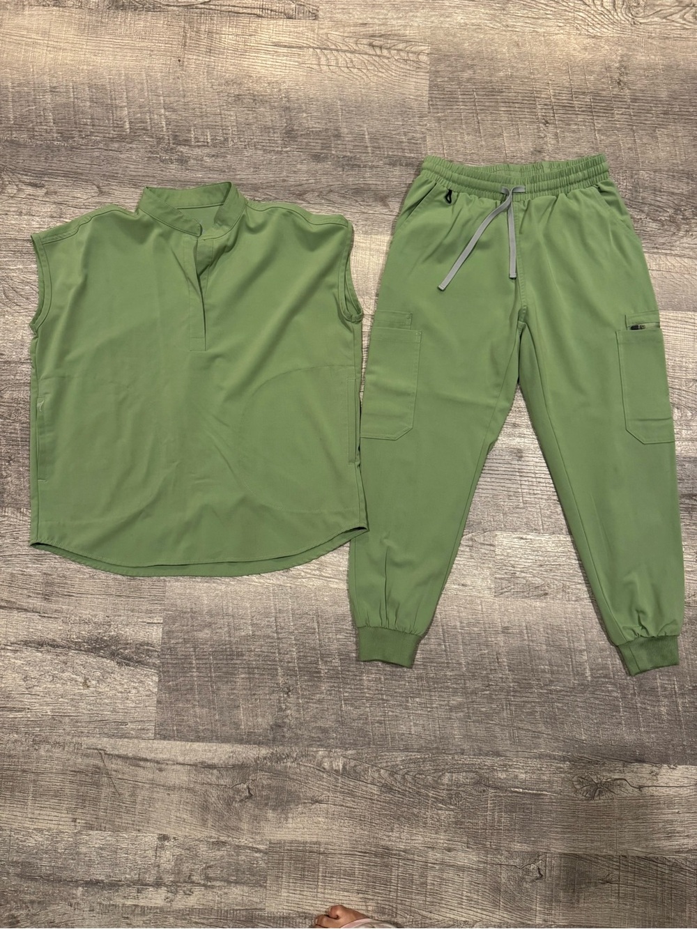 Olive Green Women's Sleeveless Top & Jogger Set